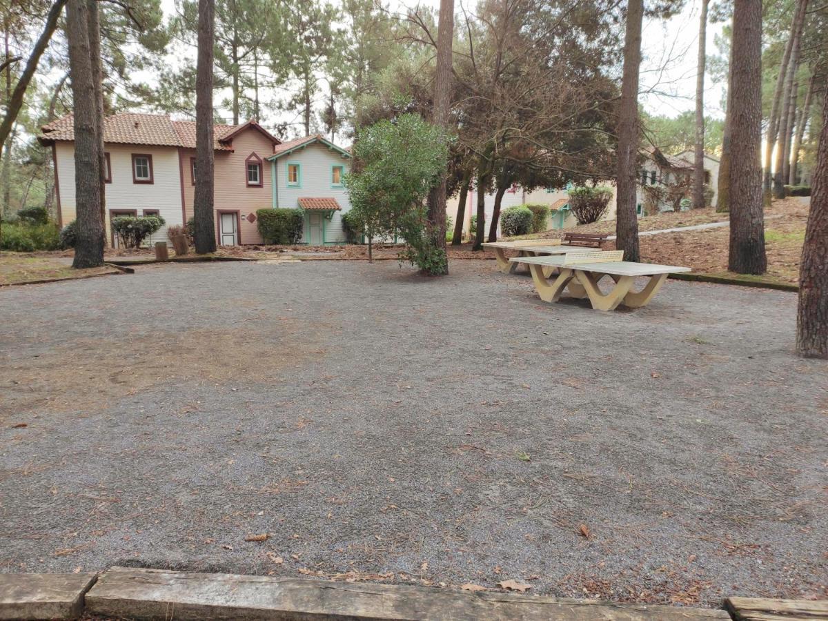 Un Nid Dans La Pinede Villa Lacanau Exterior photo